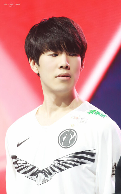 详解“闷到底”策略：这种打法是真的稳健还是单纯在赌运？（拆解“闷到底”打法：稳健策略还是纯靠运气？）