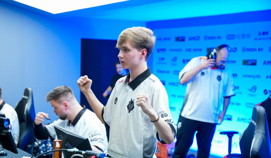 扎金花技巧：如何通过“言语挑衅”判断对手是否在强撑底气？（扎金花实战：如何用语言试探识破对手的虚张声势？）