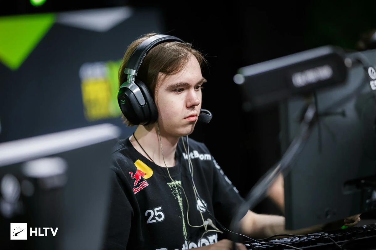 麻将什么时候该转防（麻将对局中的转防时机）